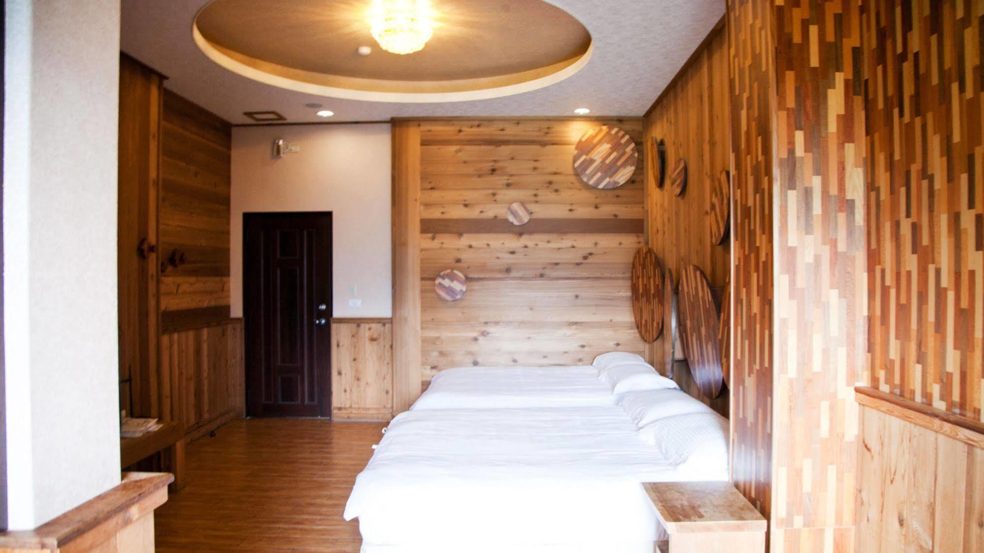 Spring Ground Resort Ренай Экстерьер фото